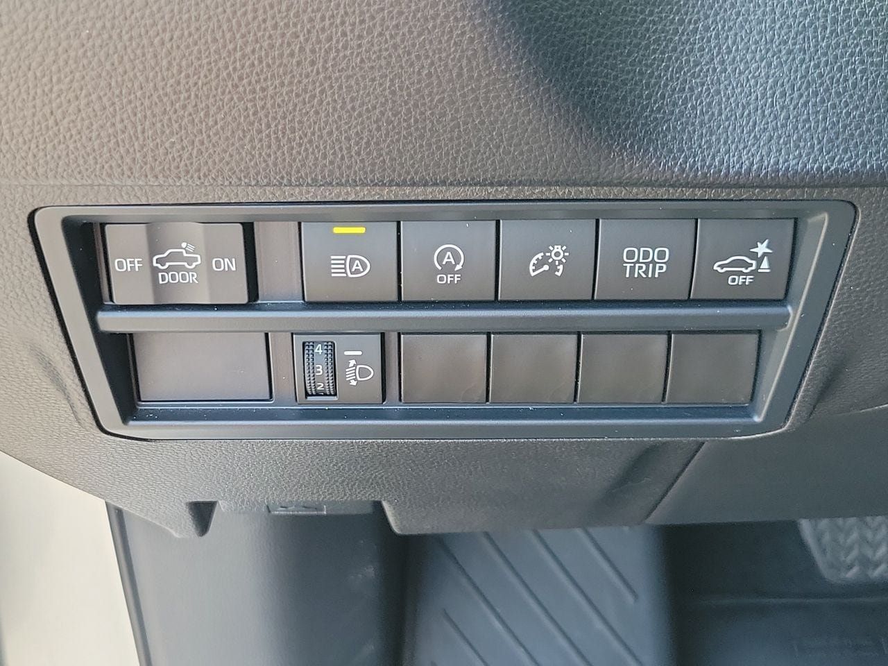 Used 2025 Toyota Tundra SR5 w/ SR5 Convenience Package AWD/4WD image 30