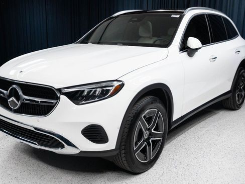 New 2027 Mercedes-Benz GLC 300 image 1