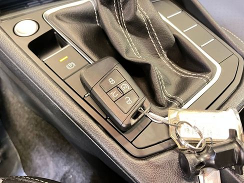 Used 2025 Volkswagen Jetta SE image 22