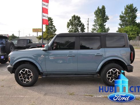 Used 2023 Ford Bronco Outer Banks AWD/4WD image 2