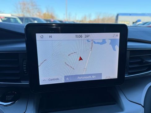 Used 2022 Ford Explorer XLT w/ Equipment Group 202A image 9