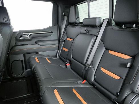 New 2026 GMC Sierra 1500 AT4 w/ AT4 Premium Package AWD/4WD image 18