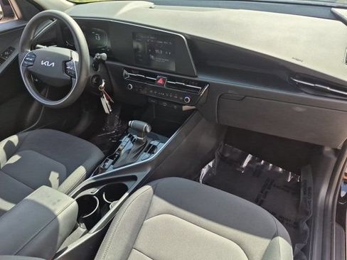 Used 2025 Kia Niro LX FWD image 31