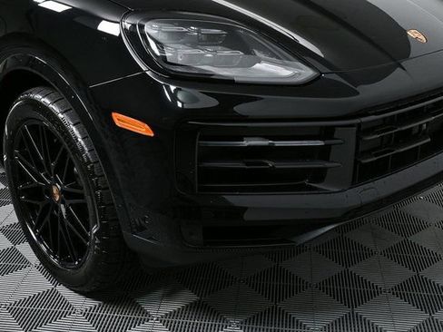 Certified 2025 Porsche Cayenne image 37