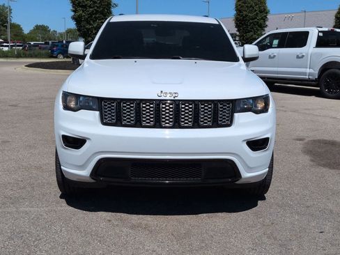 Used 2020 Jeep Grand Cherokee Altitude AWD/4WD image 3