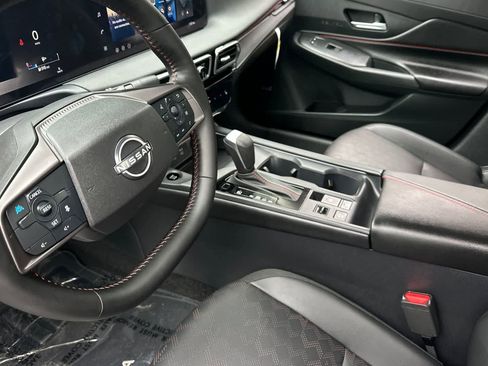 New 2026 Nissan Sentra SR FWD image 12
