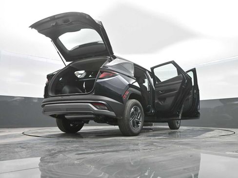 New 2026 Hyundai Tucson Blue SE image 43