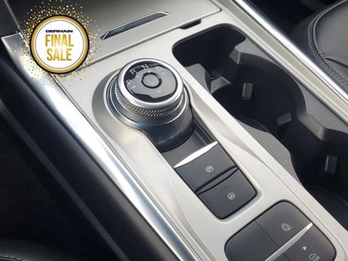 Used 2022 Ford Explorer XLT w/ Equipment Group 202A image 24