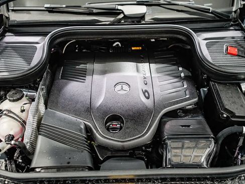 Used 2025 Mercedes-Benz GLS 450 4MATIC image 29