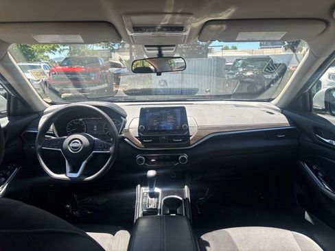 Used 2023 Nissan Altima 2.5 SV FWD image 38