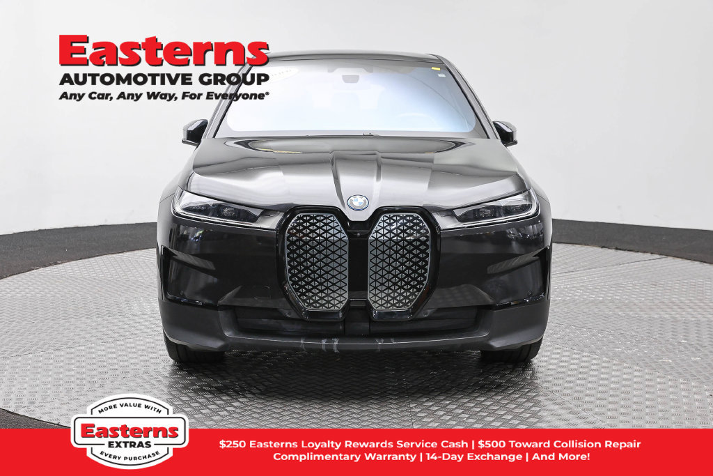 Used 2024 BMW iX xDrive50 AWD/4WD image 3