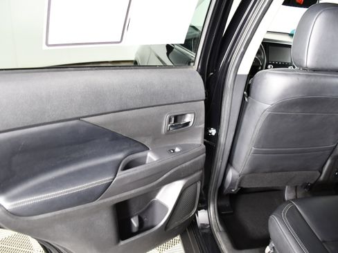 Used 2020 Mitsubishi Outlander SEL AWD/4WD image 46