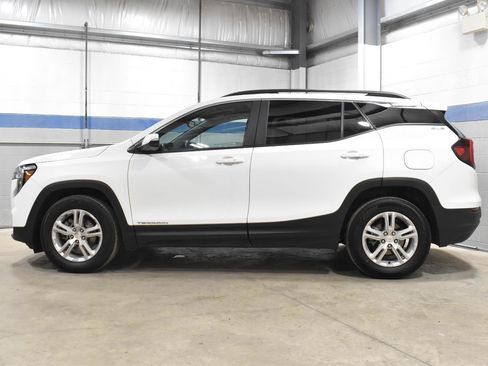 Used 2022 GMC Terrain SLE w/ Driver Convenience Package FWD image 24