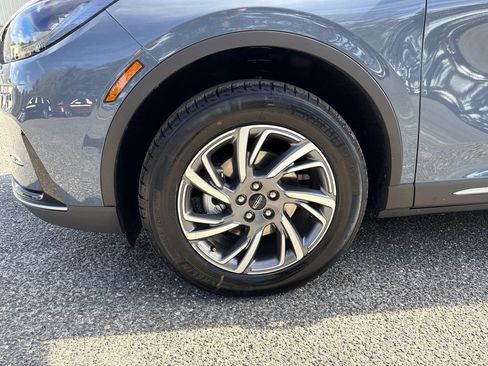 New 2026 Lincoln Corsair Premiere image 10