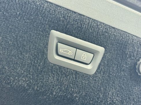 Used 2025 Rolls-Royce Spectre image 48