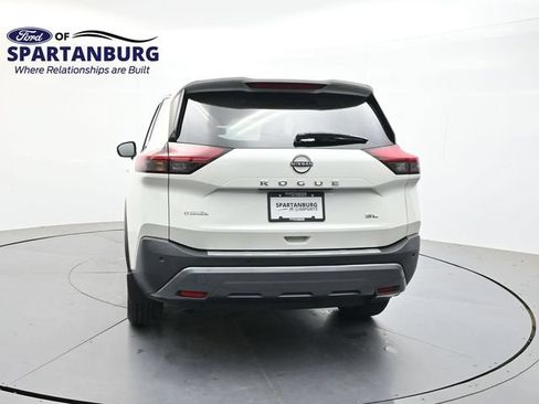 Used 2023 Nissan Rogue SL FWD image 6