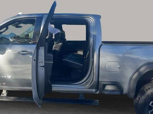Used 2024 GMC Sierra 2500 AT4X image 37
