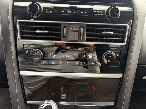 Used 2024 INFINITI QX80 Luxe image 18