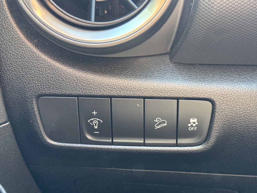 Used 2023 Hyundai Kona SEL FWD image 29