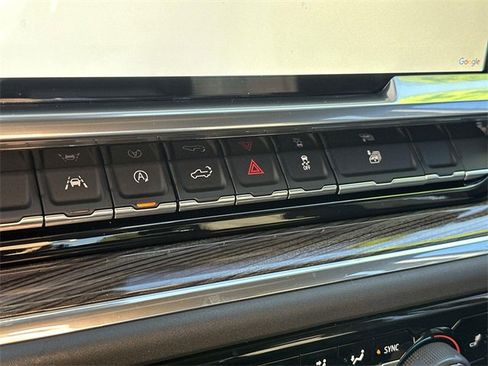 Used 2024 Chevrolet Silverado 1500 LT image 38