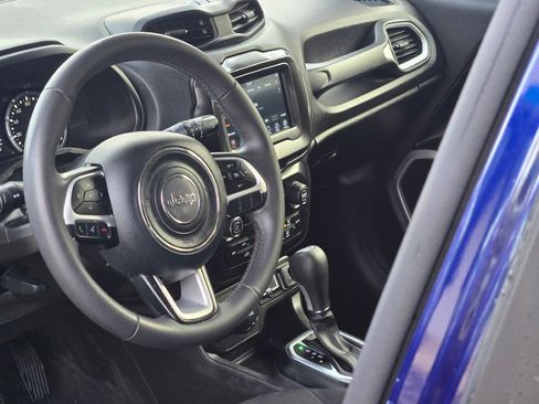 Used 2020 Jeep Renegade Latitude image 22