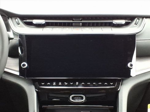 New 2026 Jeep Grand Cherokee Altitude image 10