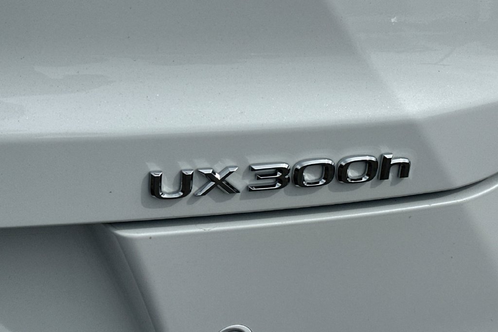 Used 2026 Lexus UX 300h FWD w/ Accessory Package (Z1) image 33