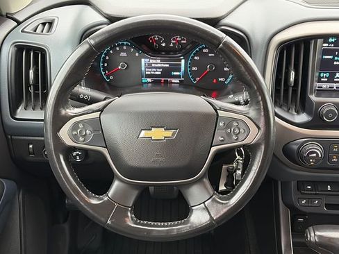 Used 2018 Chevrolet Colorado Z71 AWD/4WD image 16