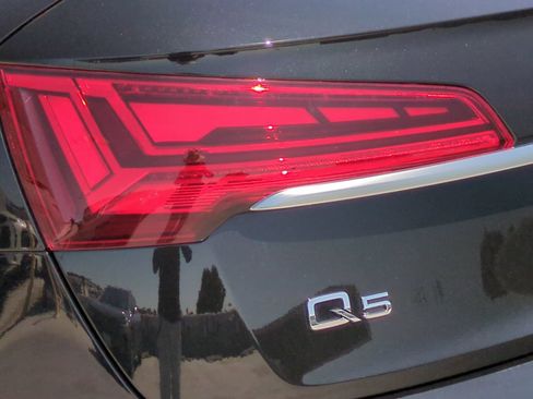 Used 2023 Audi Q5 2.0T Premium Plus w/ Premium Plus Package AWD/4WD image 18