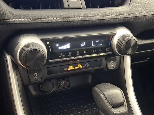 Used 2025 Toyota RAV4 LE FWD image 18