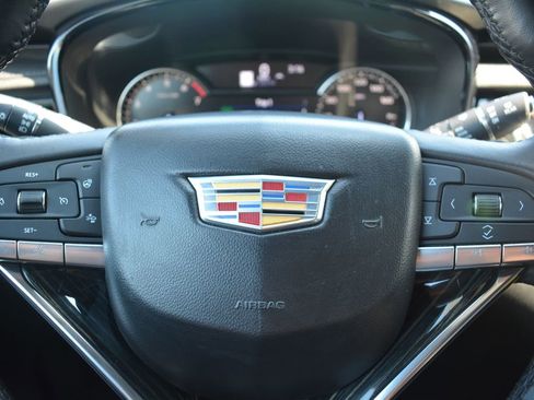 Used 2020 Cadillac XT6 Premium Luxury AWD/4WD image 12