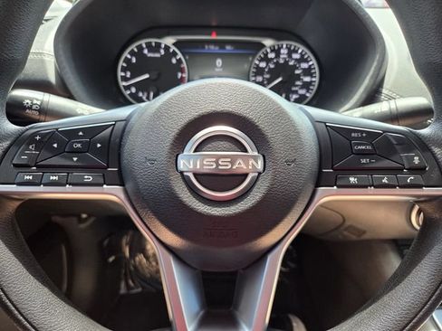 Used 2024 Nissan Sentra SV FWD image 31