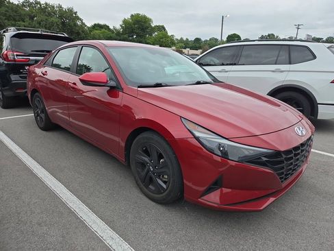 Certified 2022 Hyundai Elantra SEL w/ Preferred Accessory Package FWD image 1