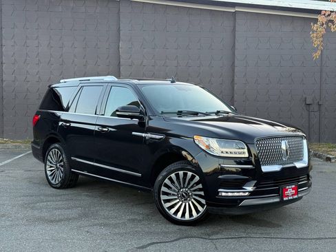 Used 2018 Lincoln Navigator Reserve AWD/4WD image 2