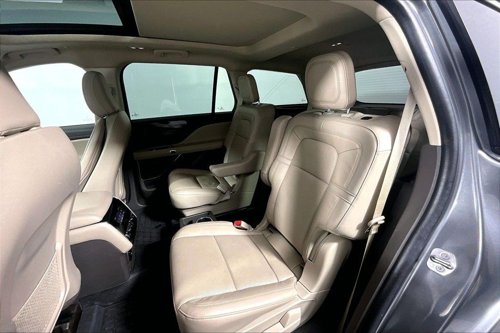 Used 2023 Lincoln Aviator Reserve w/ Equipment Group 201A AWD/4WD image 26