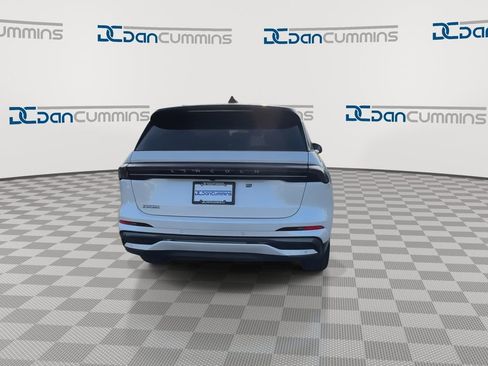 New 2026 Lincoln Nautilus Reserve image 13