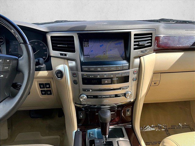 Used 2013 Lexus LX 570 4WD w/ Luxury Pkg w/Pre-crash image 7