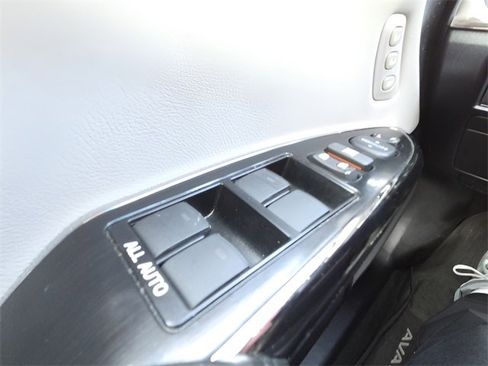 Used 2018 Toyota Avalon XLE Premium image 22