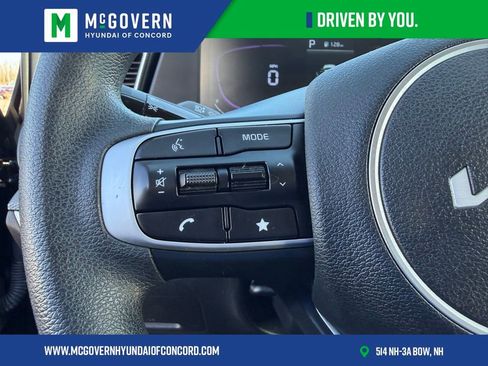 Used 2025 Kia Sportage LX AWD/4WD image 16