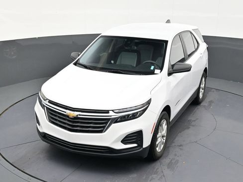 Used 2023 Chevrolet Equinox LS FWD image 19