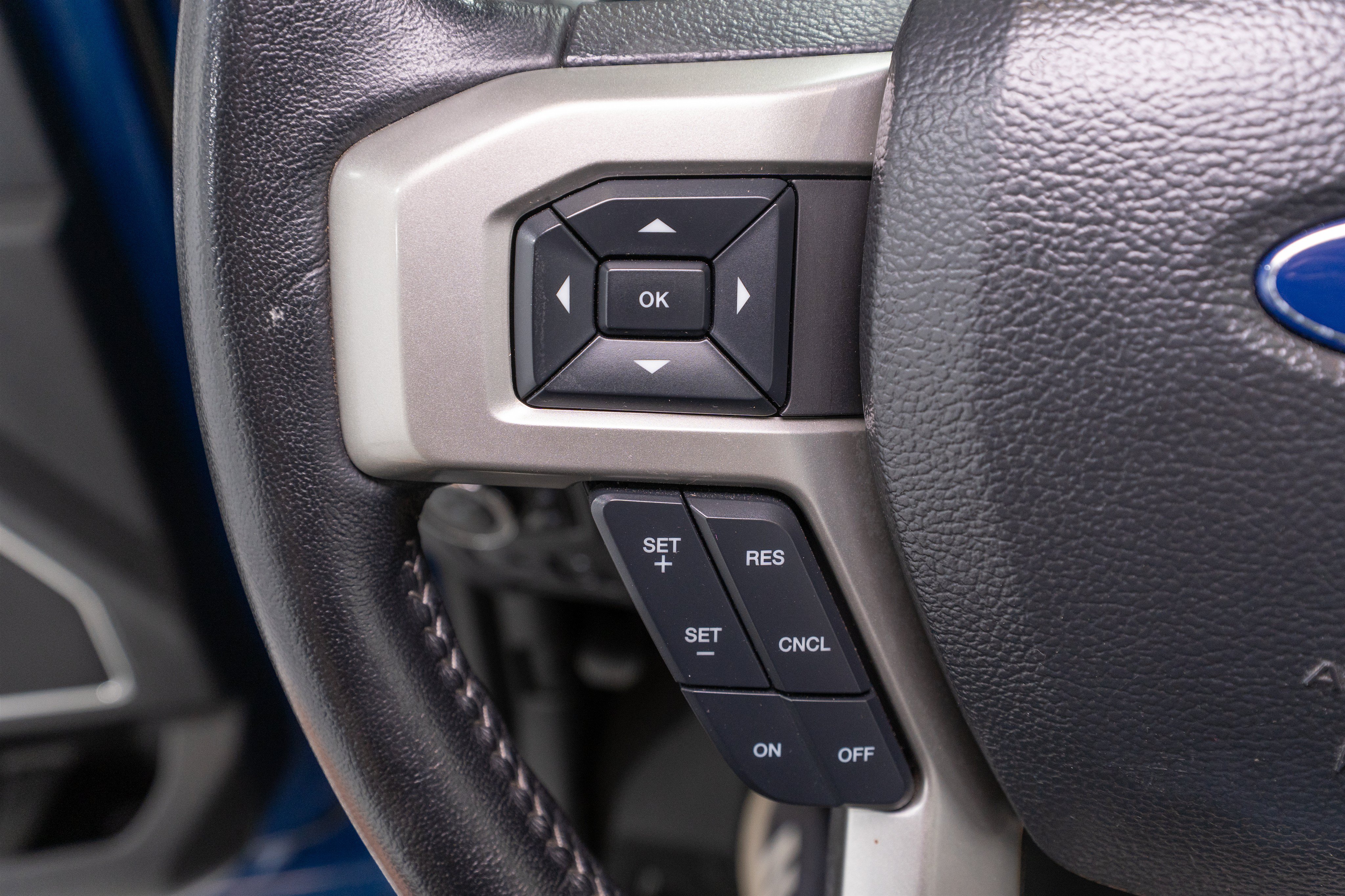 Used 2022 Ford F250 Lariat w/ Black Appearance Package AWD/4WD image 32