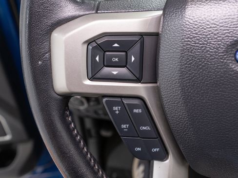 Used 2022 Ford F250 Lariat w/ Black Appearance Package AWD/4WD image 32