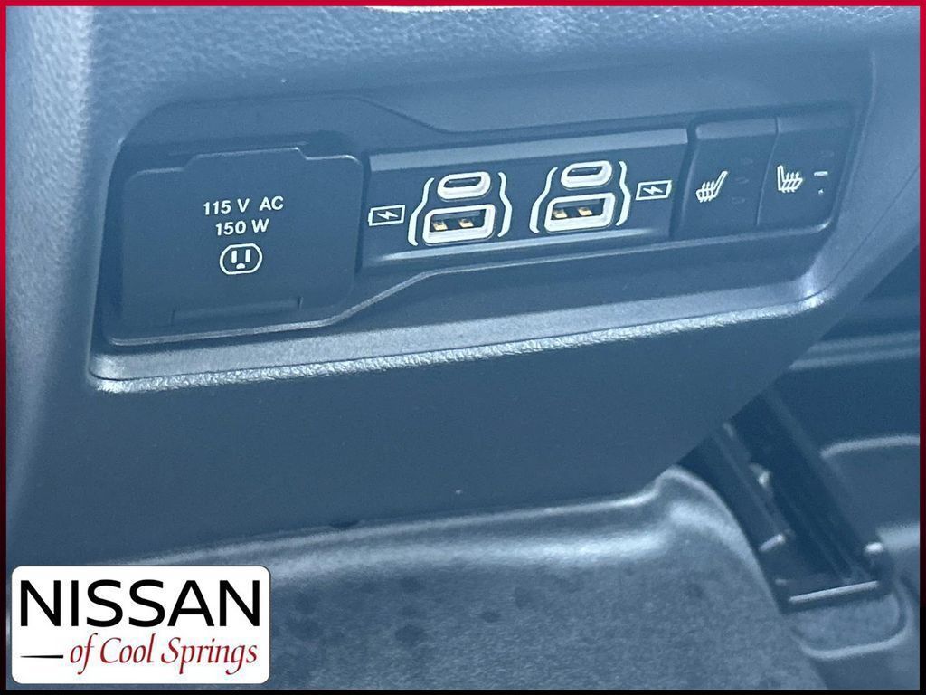 Used 2024 Jeep Grand Cherokee Limited w/ Black Appearance Package AWD/4WD image 23