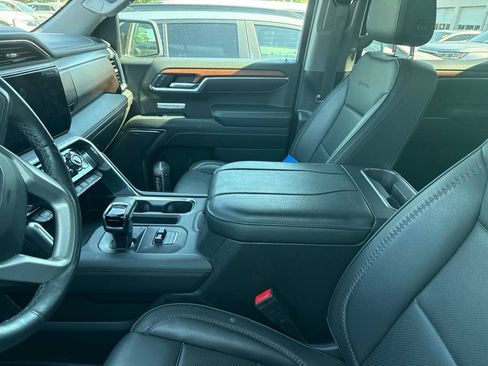 Used 2023 GMC Sierra 1500 Denali w/ Denali Reserve Package AWD/4WD image 3
