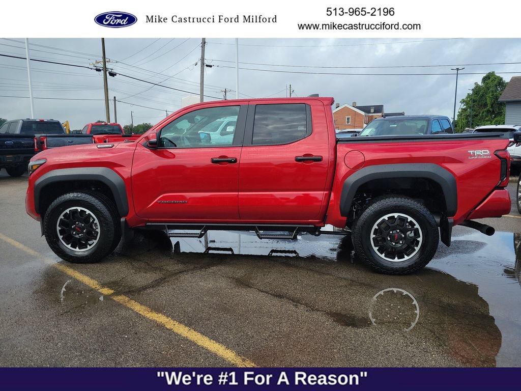 Used 2025 Toyota Tacoma TRD Off-Road w/ TRD Off Road Upgrade Package AWD/4WD image 2