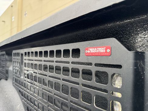 Used 2025 RAM 1500 Laramie w/ Night Edition image 19