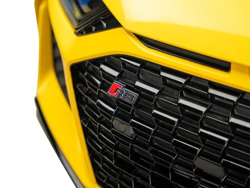 Used 2021 Audi R8 V10 w/ Premium Package image 11