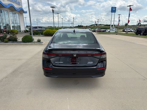 Used 2023 Honda Accord Sport image 6