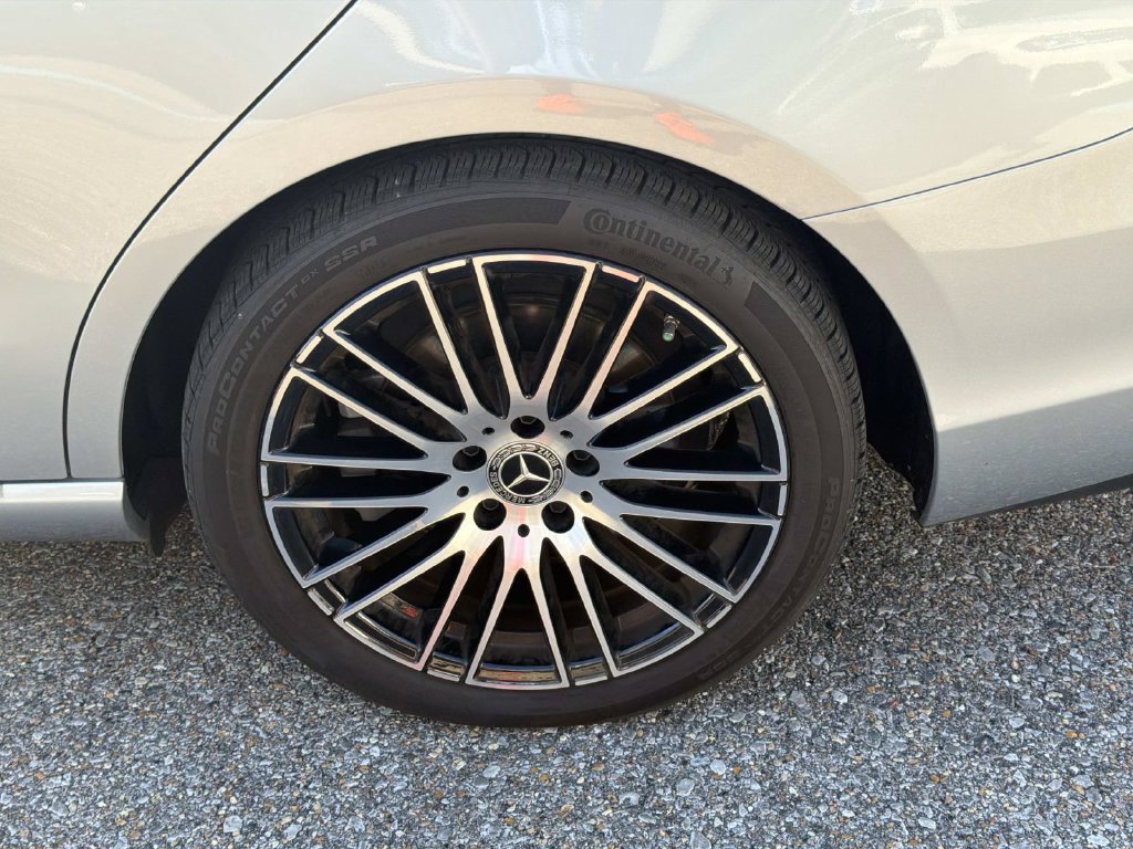 Used 2025 Mercedes-Benz C 300 Sedan image 4