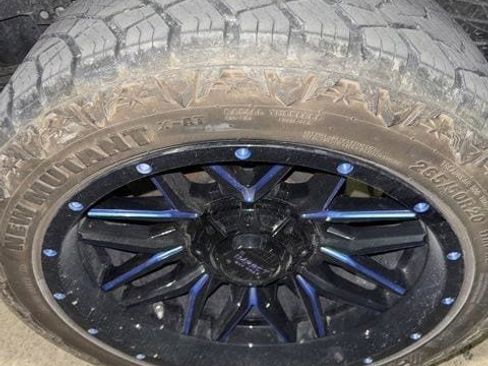 Used 2018 Toyota Tacoma SR5 image 5